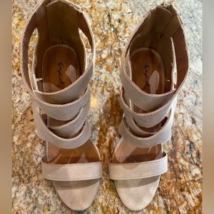 Qupid Nude Spring Summer Wedge Sandals in 8.5